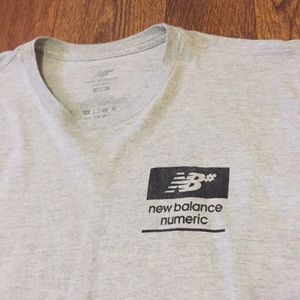 New Balance T-Shirt- Large